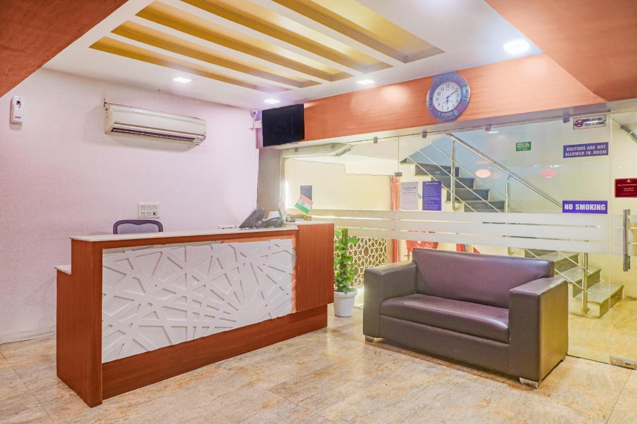 Hotel Sizzling Starr Nova Deli Exterior foto